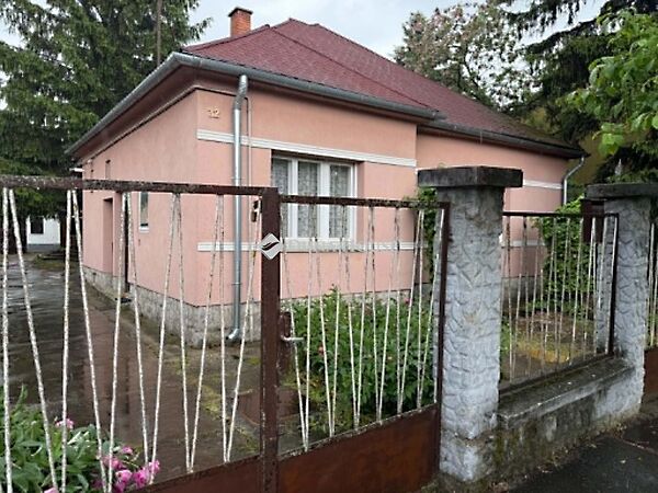 Eladó ház Esztergom