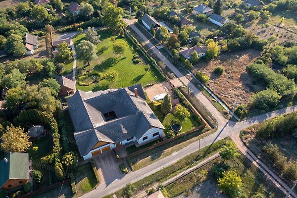Eladó üzleti Kőtelek