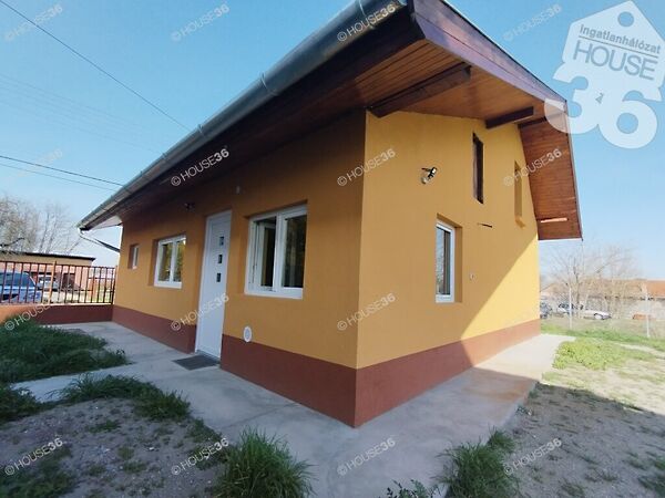 Eladó ház Tiszaalpár