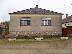 Eladó ház Pápateszér