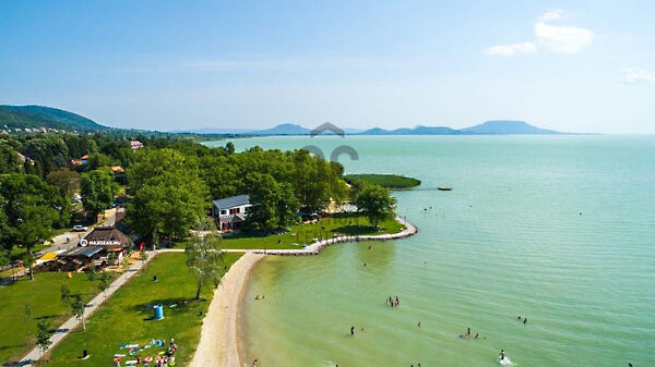 Eladó nyaraló Balatongyörök