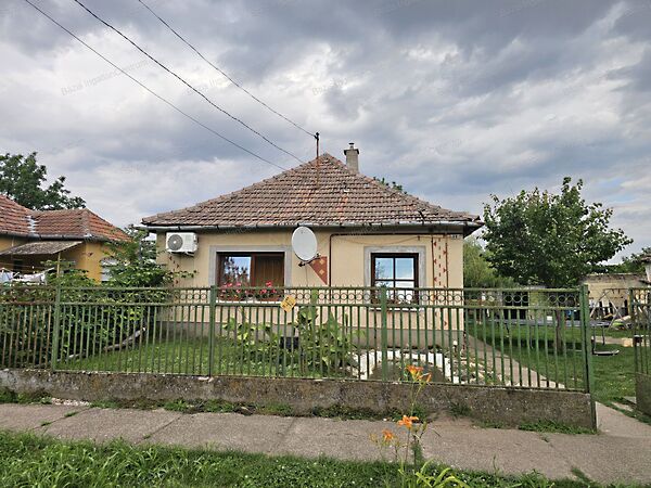 Eladó ház Mátételke