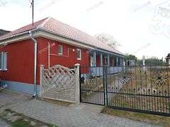 Eladó ház Császártöltés