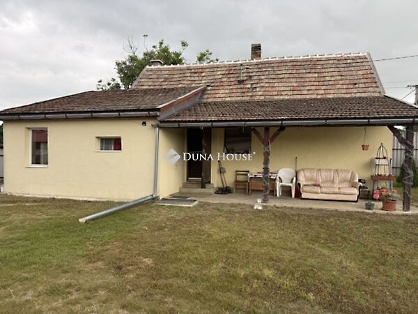 Eladó ház Csévharaszt