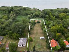 Eladó földterület Balatonfenyves