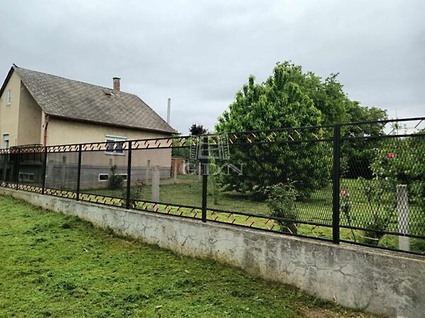 Eladó ház Hajmáskér