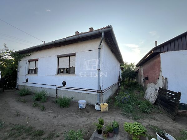 Eladó ház Nyírábrány