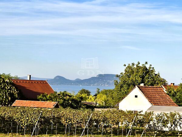Eladó nyaraló Balatonberény
