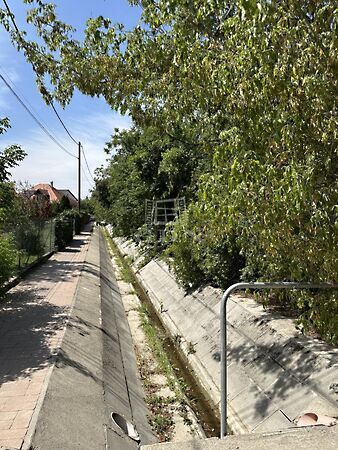 Eladó földterület Érd