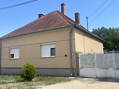 Eladó ház Bük