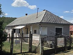 Eladó ház Zsujta