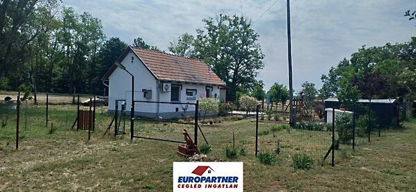 Eladó ház Dánszentmiklós
