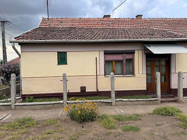 Eladó ház Sáránd