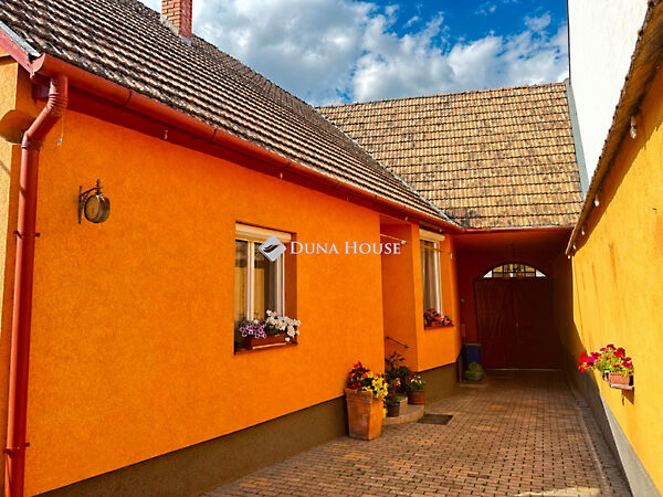Eladó ház Kecskemét