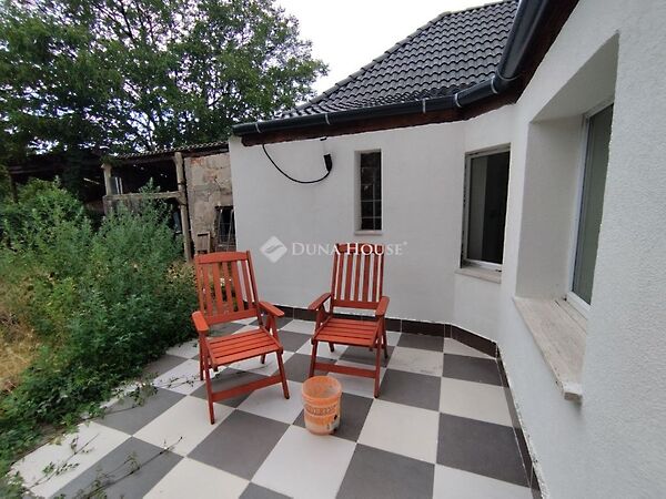 Eladó ház Szárliget