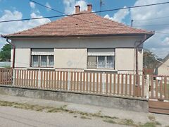 Eladó ház Izsák