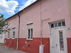 Eladó ház Komárom