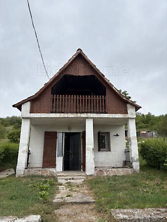 Eladó földterület Héreg