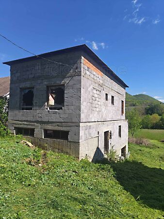 Eladó földterület Bajna