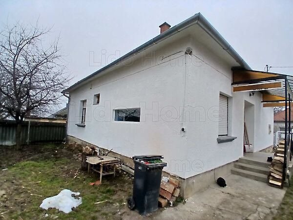 Eladó ház Bakonyszentkirály
