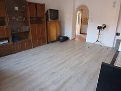 Eladó ház Pápateszér
