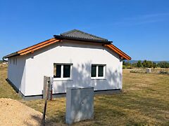 Eladó ház Naszály