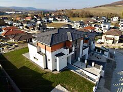 Eladó ház Üröm