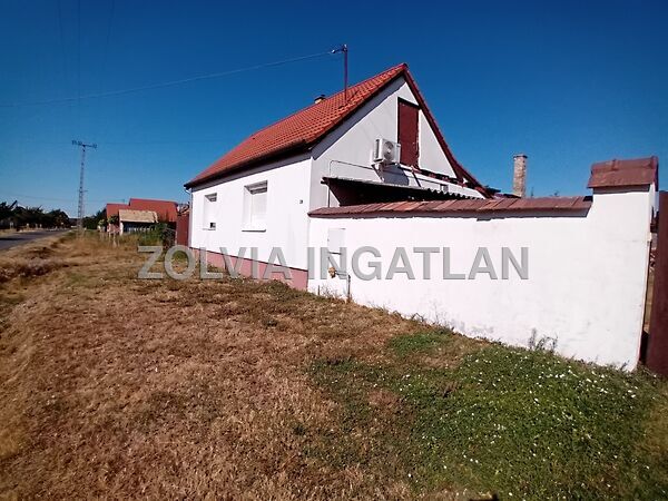 Eladó ház Érsekcsanád
