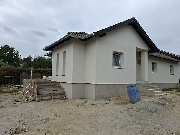 Eladó ház Mende, Központ