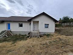 Eladó lakás Mende, Központ