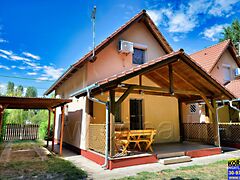 Eladó nyaraló Balatonszemes