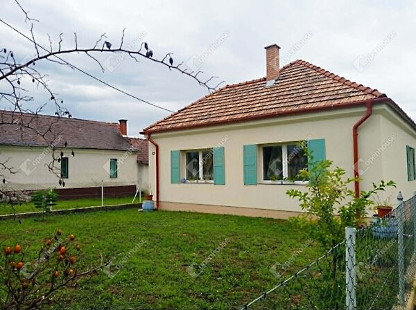 Eladó ház Bajánsenye