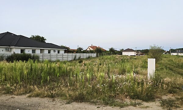 Eladó földterület Mikepércs