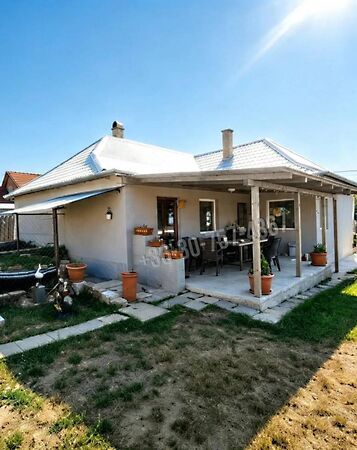 Eladó ház Mohora