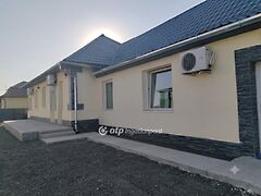 Eladó ház Újszász
