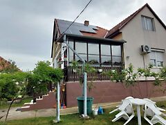 Eladó ház Tököl, Központ