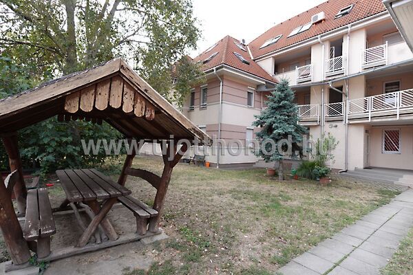 Eladó lakás Szeged, Újrókus