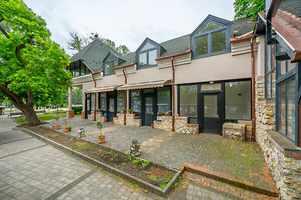 Eladó üzleti Balatonboglár