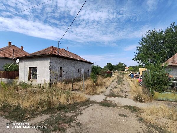 Eladó ház Tiszatenyő